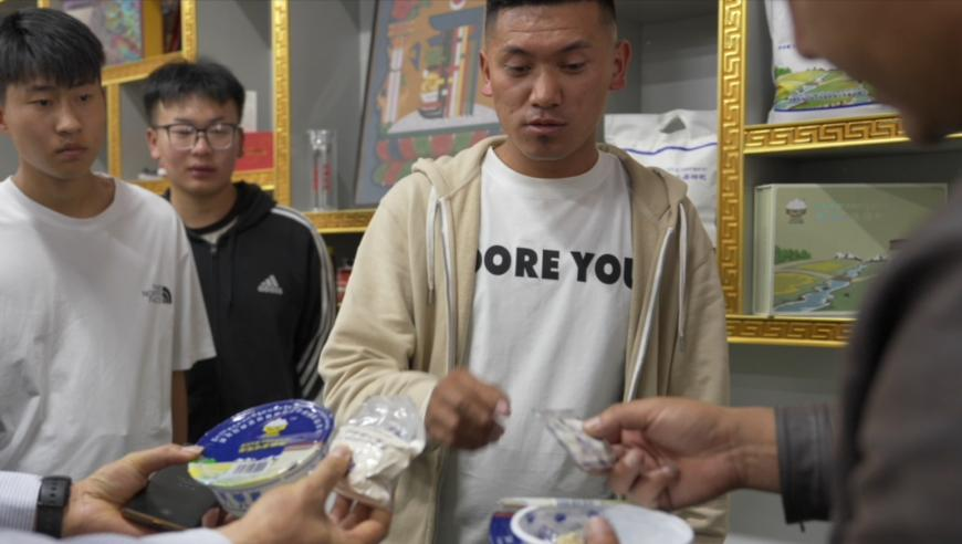 奶奶做的结界兽cos服上央视了,找特码澳门49免费资料49图片,决策资料解释落实_豪华版V7.36