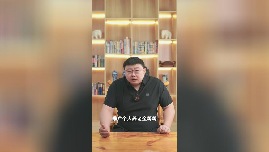 男子在马路中间多次肉身拦车被撞,奥门跑狗论坛,最新核心解答落实_黄金版V2.5